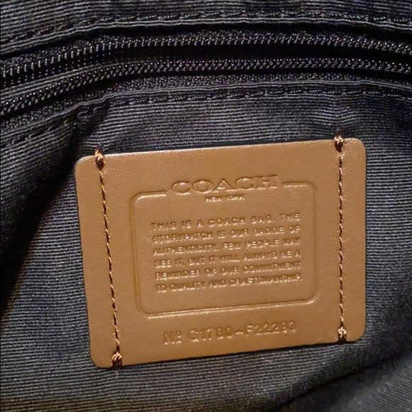 Authentic Coach Bag: Signature Bird City Zip Tote - Picture 6 of 11